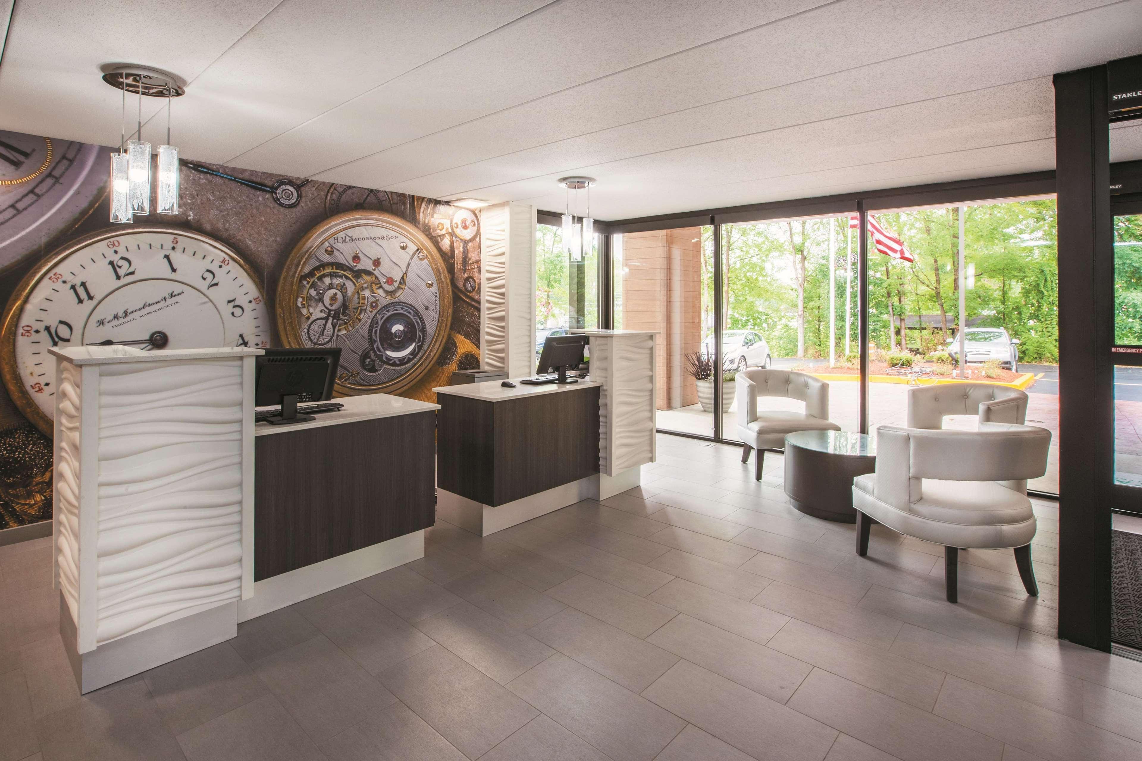La Quinta By Wyndham Sturbridge Hotel Exterior foto